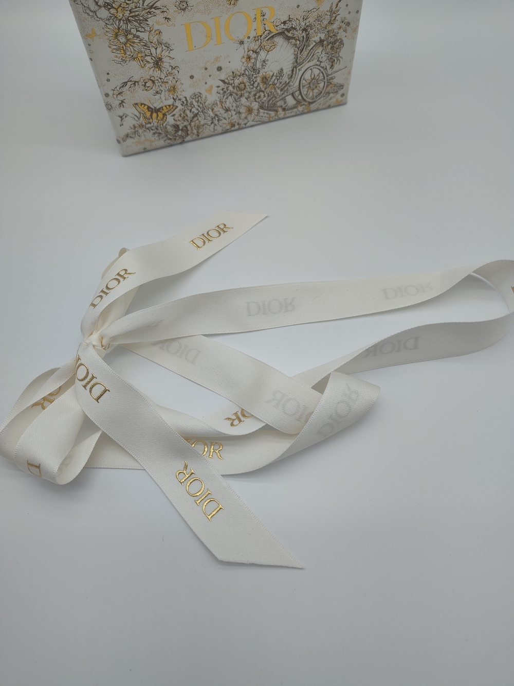 DIOR Limited Edition Holiday Gift Box Ribbon Tissue Gold Foil Butterfly EUC - Picture 5 of 10